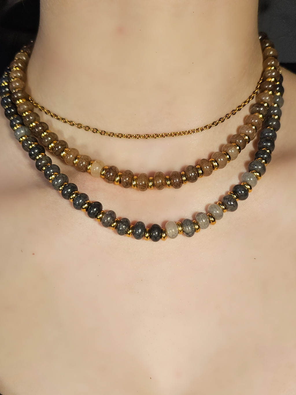 Crackle brown and black glass and gold bead necklace